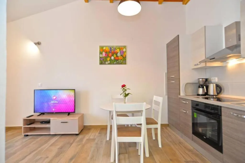 Apartment Vesna For 2, Free Parking And Wi-Fi Pula